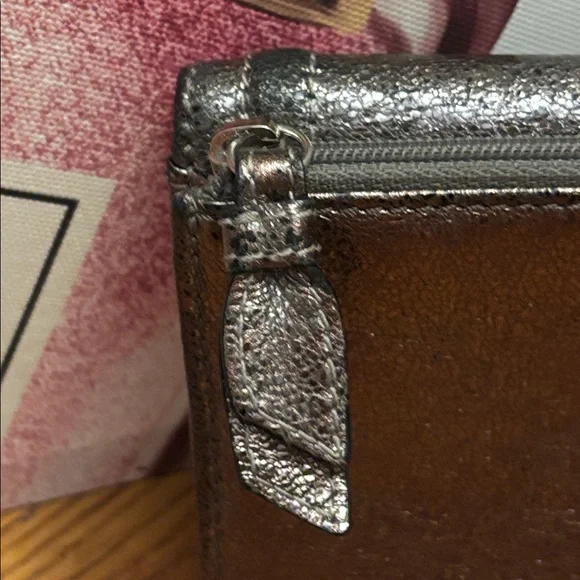 Coach Metallic Pewter Pebbled Leather Envelope Wallet - Silver Logo Hardware - Picture 4 of 16